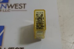 IDEC Relay Cat: RY2S-U – NEW NO BOX