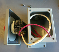 GE CR104PEG11 ENCLOSURE with EMERGENCY STOP TWIST BUTTON