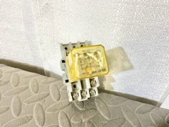 IDEC RH3B-U Relay AC 120V 50/60HZ/ W Base SH3B-05 10A 300V