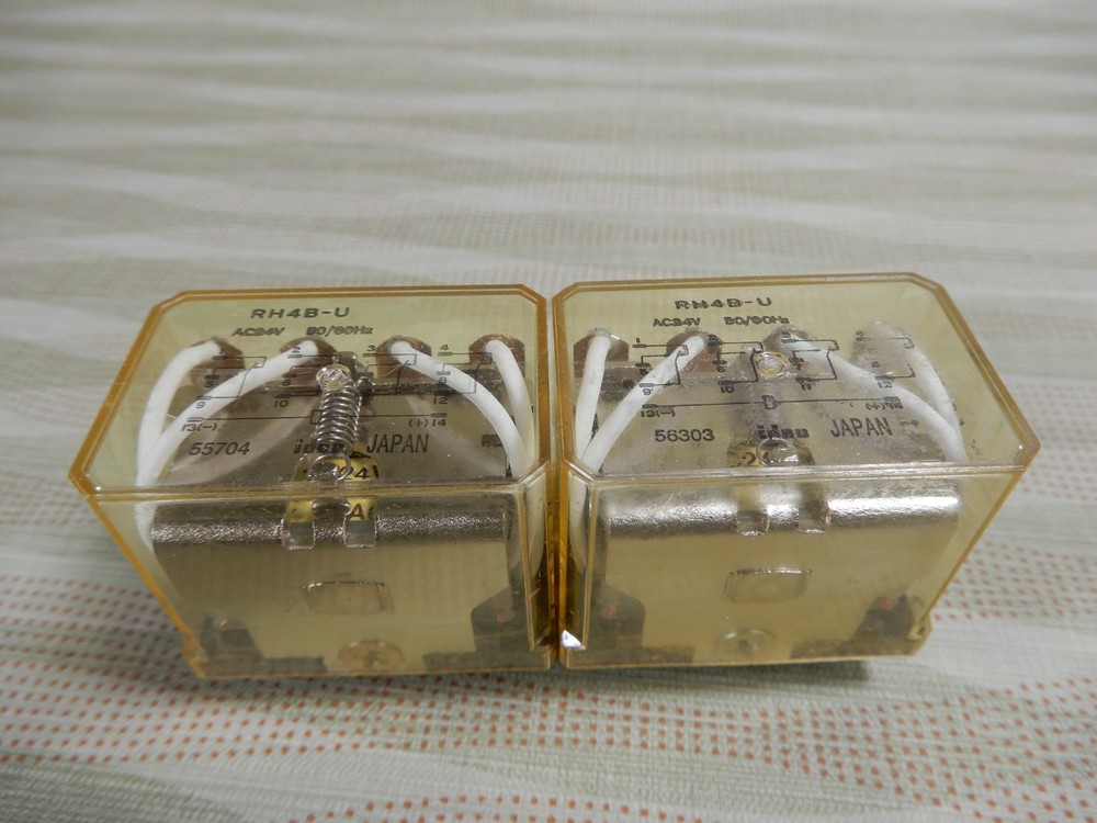 IDEC RH4B-U 4PDT Relays Qty 2 24VAC Coils BX