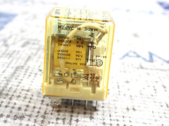 IDEC RH2B-U Relay DC 24V Lot of 2