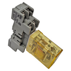 IDEC RY2S-U RELAY W/ BASE SY2S-05 VDC/AC 8 PIN 20V 3A 120/240VAC 100/30VDC