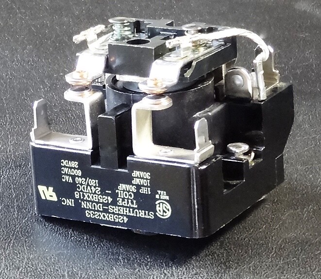 Struthers Dunn Control relay (1) / New / 24 VDC Coil / 2 Pole
