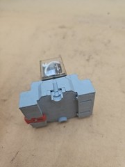 Cutler Hammer D7PR43A Ice Cube Relay 120 V. D7PA4 Base