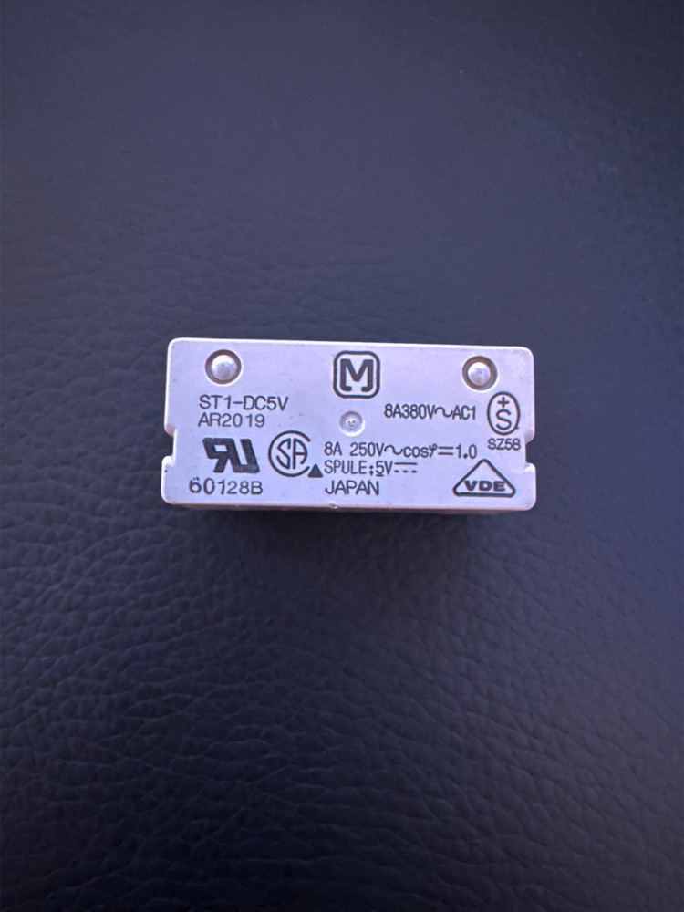ST1-DC5V MATSUSHITA 5V DC DPST 8A Power Relay 31x14x11 mm
