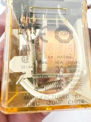 IDEC RR2P-U AC120V Relay w/ Socket Base SR2P-06RR2P-U (EL15)