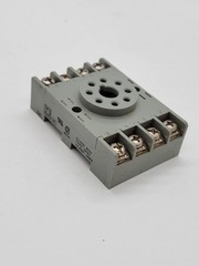 Square D 8501 KP12P14V14 Plug-In Relay w Socket 10A 250V 8Pin Series D 24V Coil