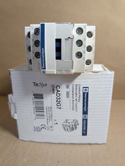 Telemecanique / Schneider CAD32G7 IEC Control Relay, 3NO 2NC, 120V coil (New)