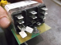 FUNCTIONAL DEVICES RIBM023PN TRACK MOUNT RELAY 208-277 VAC 50-60HZ (171-1)