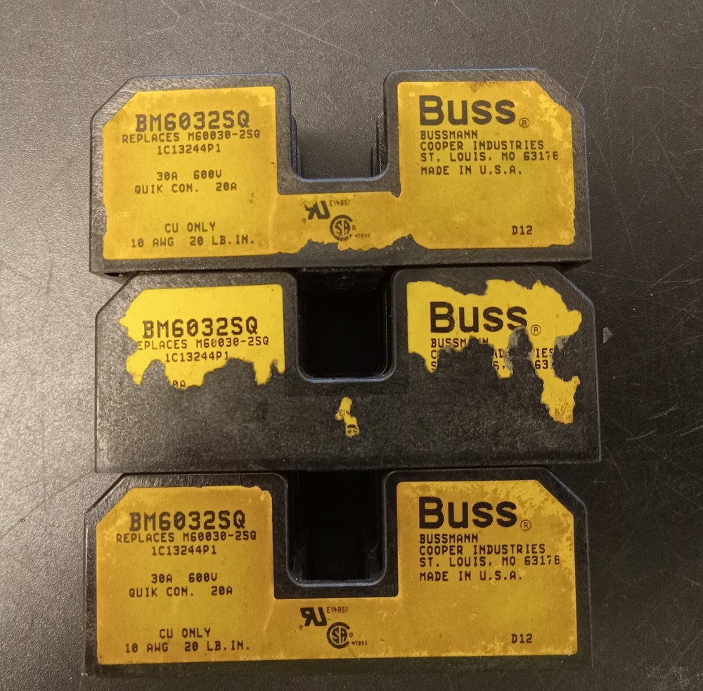 Buss, 2 Pole BM6032SQ Panel Mount Fuse Block, Lot of 3 30A 600V