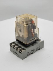 Square D 8501 KP12P14V14 Plug-In Relay w Socket 10A 250V 8Pin Series D 24V Coil