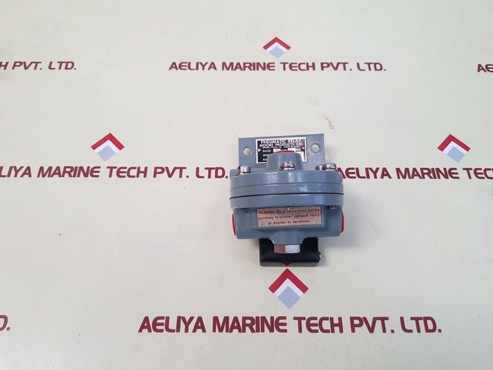 Moore 66 BA4 Pneumatic Relay
