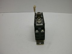 ALLEN BRADLEY 815-DOV4 SERIES K MANUAL RESET OVERLOAD RELAY 600 V MAX