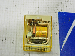IDEC RH1B-U RELAY 10A AC 120V Box of 10