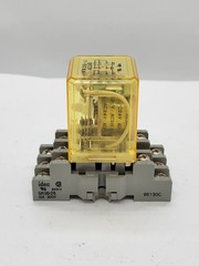 Idec RR3B-U General Purpose Relay w Socket 10A 3P 120V 11Pin 24V Coil