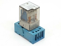Finder 60.12 10A – 250V Relay with Finder Type 90.20 Socket