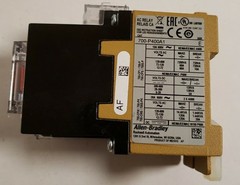 Allen-Bradley 600V Industrial Relay 700-P400A1