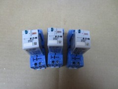 LOT OF 3 EATON RELAY D2RF4T1 24Vdc 3-4152-1006A W/ 94.02 BASE
