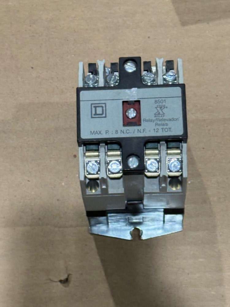 NEW SQUARE D 8501 X040 AC CONTROL RELAY OPEN TYPE 120V/60HZ 110V/50HZ
