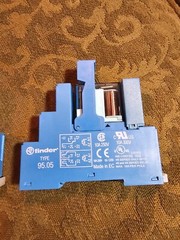 THREE 3 Finder Type 95.05 Base w 40.52S relay 99.02.9.024.99 Indicator 8A 250V