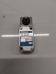 Telemecanique C4-JK01 Lot Of 2 Denison Lox Switch