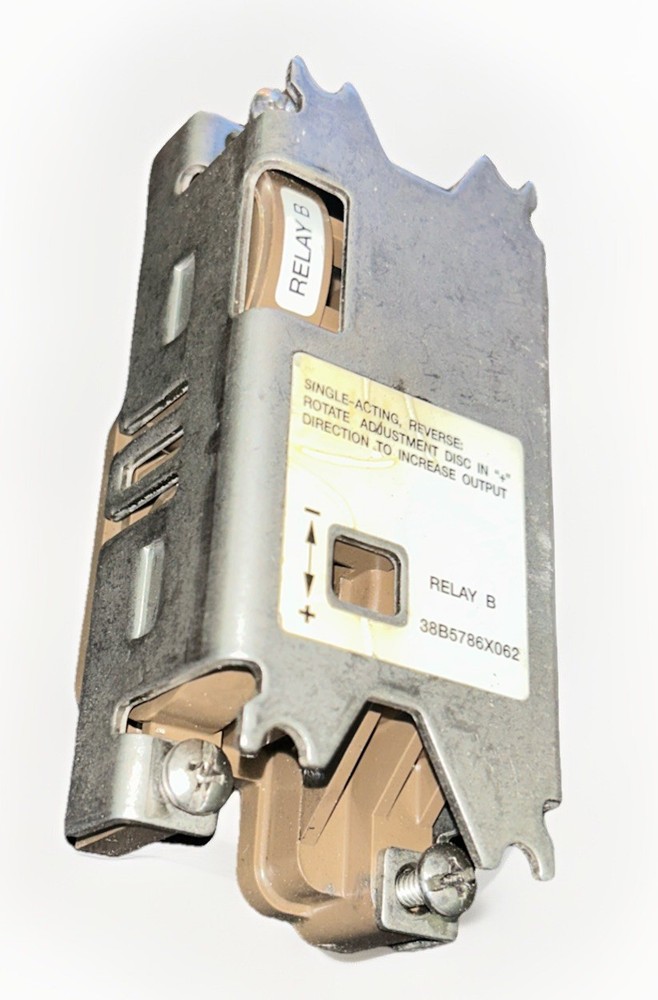 Fisher 38B5786X052 Direct & Double-Acting Reverse Relay Assembly FREE SHIP! B2