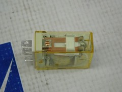 IDEC RH1B-U DC RELAY 10A AC 220V Box of 9