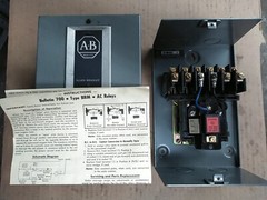 Allen-Bradley 700-BRM400A1 Control Relay in Enclosure 120VAC Coil NOS