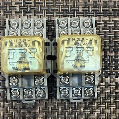 🇺🇸(2) RH3B-U AC24 RELAY 11 PIN 3PDT 10A IDEC WITH IDEC SH3B-05 DIN RAIL BASE