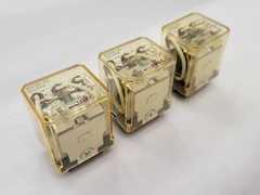 IDEC RH3B-UL Relay Plug-in Mount 3PDT 10A 240V Coil 24VDC 11-Pin Blade Terminal