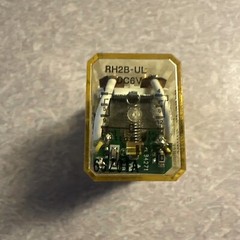 Idec RH2B-UL DC6V Relay NEW Old Stock