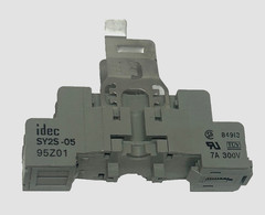Idec RY2S-U 120V Relay w/Socket Base SY2S-05 New