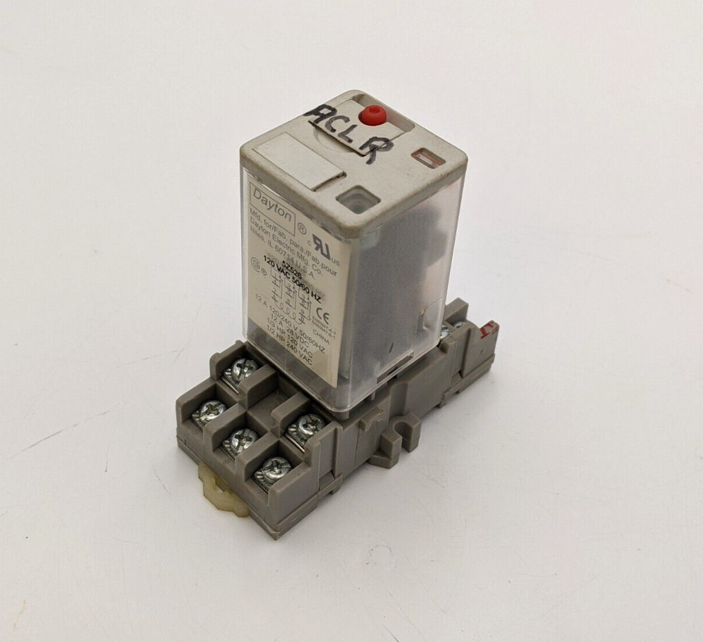 Dayton 5Z526 Plug In Relay 11 Pin 12A 120/240V 28VDC Coil 120VAC 50/60Hz w Base