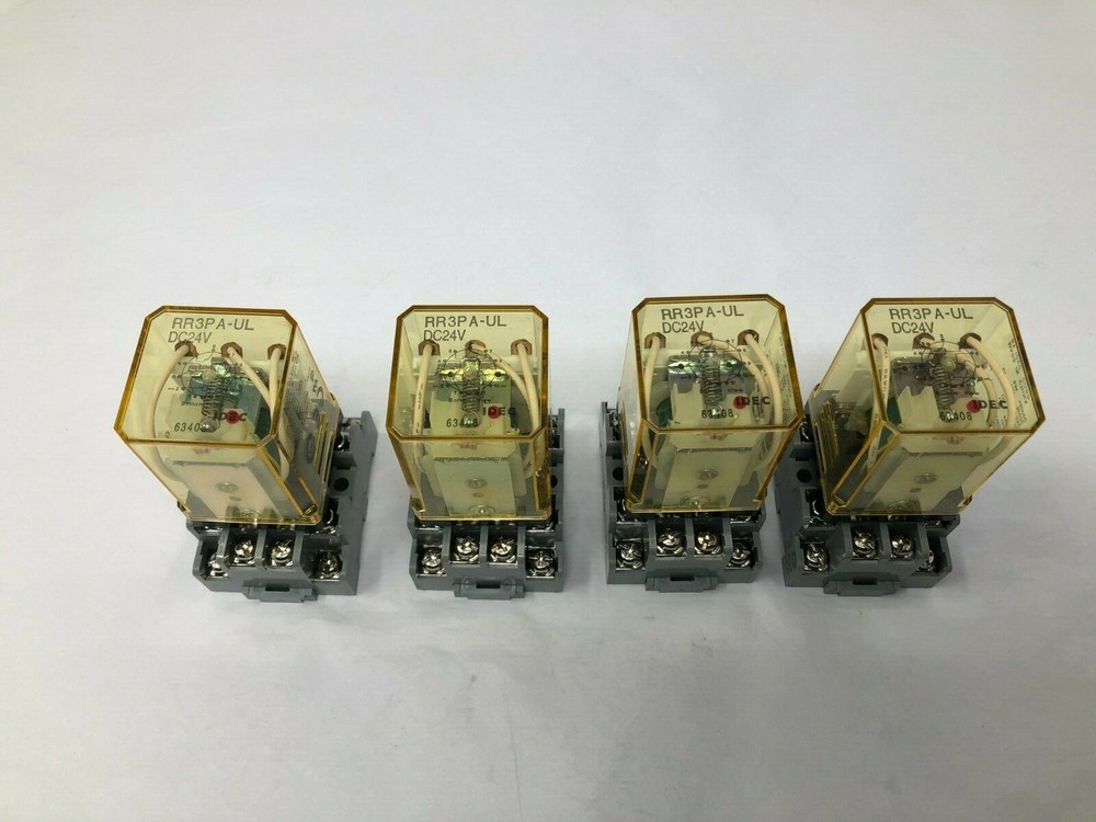 4-IDEC RR3PA-UL General Purpose Relays DC24 + IDEC SR3P-05 Socket Relays