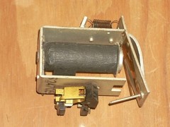 Vintage electromagnetic Relay 2 1/2″ X 2 1/4″ X 1 1/4 S24705 Unbranded