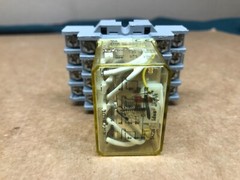 IEC 60255 Relay with Idec Relay Socket Base SH4B-05 Great Working Condition