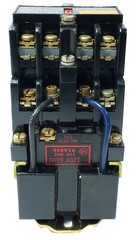 Allen-Bradley 700-NM600A1 300 V AC 10 A Type NM Latching Relay w/ 120 V AC Coil