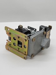 Square D 9050 A010D Pneumatic Timing Relay 600V Series A 120/110V Coil