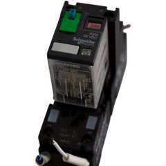 Schneider Electric RXZE2S108M Socket & RXM2AB2BD Relay 24VDC 12A 2C/O