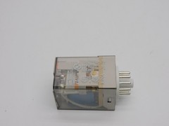 ALLEN BRADLEY 700-HAX3Z24 SER. D 24VDC 6A (WH) NSMP