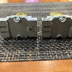 🇺🇸(2) RH3B-U AC24 RELAY 11 PIN 3PDT 10A IDEC WITH IDEC SH3B-05 DIN RAIL BASE