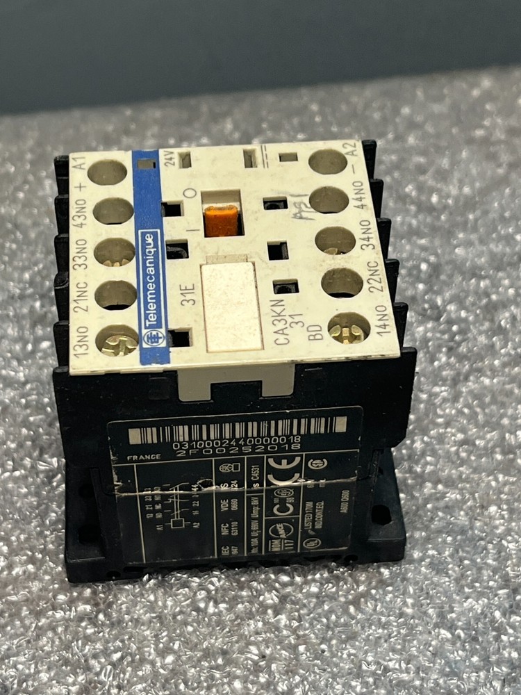 Telemecanique Schneider CA3KN 31 BD Control Relay 24v-dc