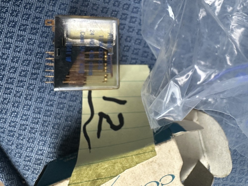 Lot 12 NOS Allied Control 24VDC 430 Ohm 2A @29V