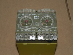 Pre-Owned PILZ PSWZ-F 120VAC 2N/O 1N/C 2SO SAFETY RELAY 475946100184