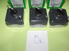 Schneider Electric XALD01X+XB4BJ41.complete selector switch.(LOT3PCS).NEW
