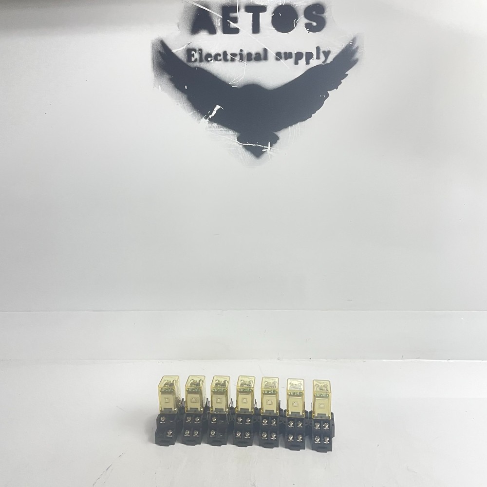 IDEC RH2B-UL DC24V Intermediate Relay 8Pins DPDT 10A 240VAC 24VDC (lot of 7)