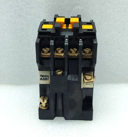 Telemecanique CA2-DN122 Control Relay 380V 50Hz New Fast Shipping