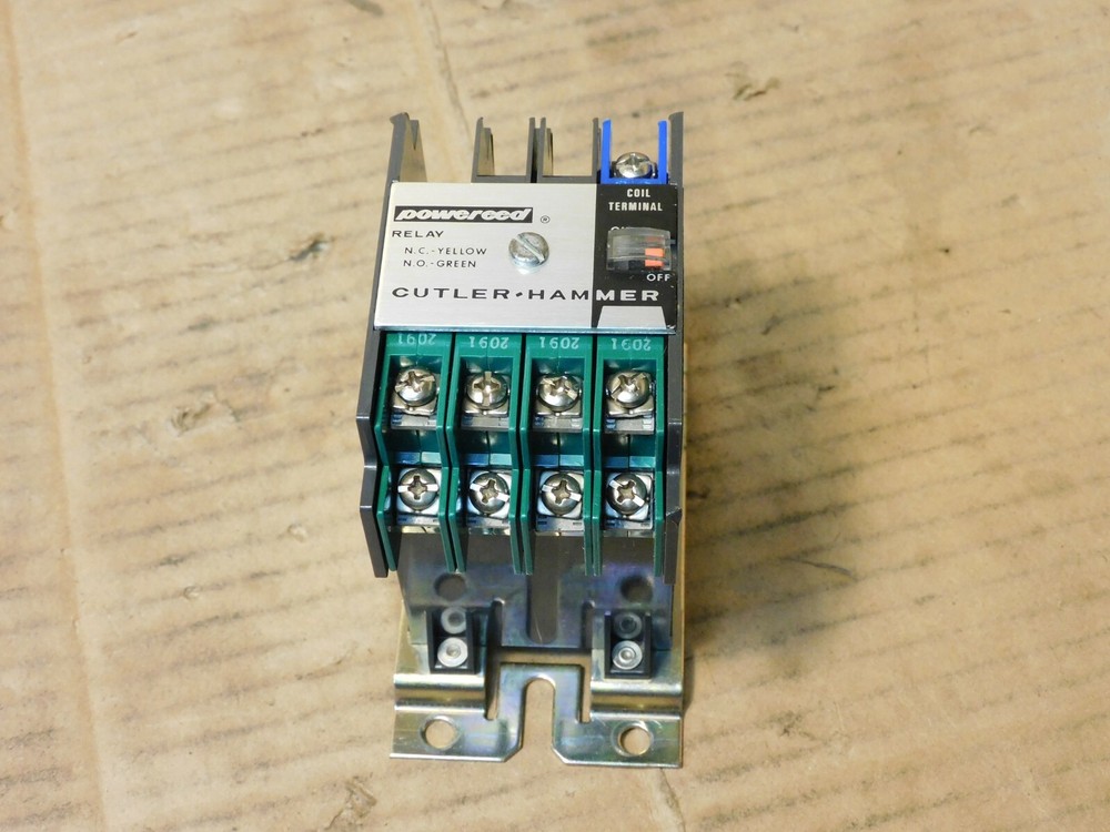 CUTLER HAMMER D40RB SER A2 TYPE R POWEREED RELAY 24-28V DC COIL
