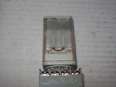 AB ALLEN BRADLEY 700-HA32A06-4 10A @240VAC W/IDEC SR2P-06 BASE 6VAC COIL P1461B