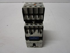 TELEMECANIQUE CA2 DN40 G6 CONTACTOR RELAY W/LA1 DN22 AUXILIARY CONTACTOR – USED